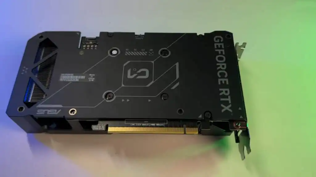 تصميم كارت الشاشة NVIDIA GeForce RTX 4060