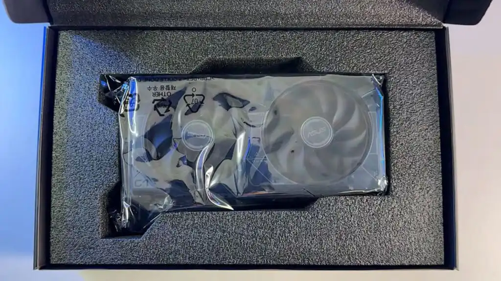 محتويات فتح صندوق RTX 4060