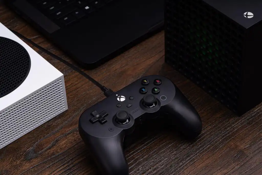 ذراع التحكم 8BitDo Pro 2